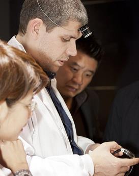 路易斯·梅耶·沃森-天津伯爵维修中心制表师