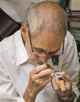 克拉克·盖博-天津伯爵维修中心制表师