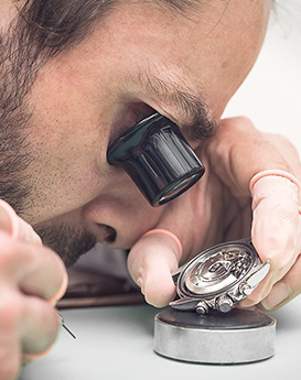 迈克尔·琼斯-重庆伯爵维修中心制表师