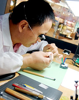 本杰明·托马斯-北京伯爵维修中心制表师