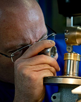 诺亚·布朗-郑州伯爵维修中心制表师