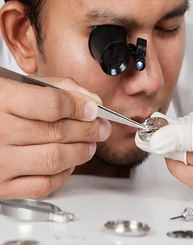 詹姆士·布朗-大同伯爵维修中心制表师