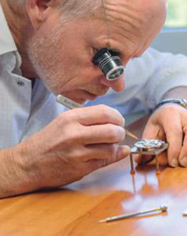 詹姆士·约翰森-大同伯爵维修中心制表师